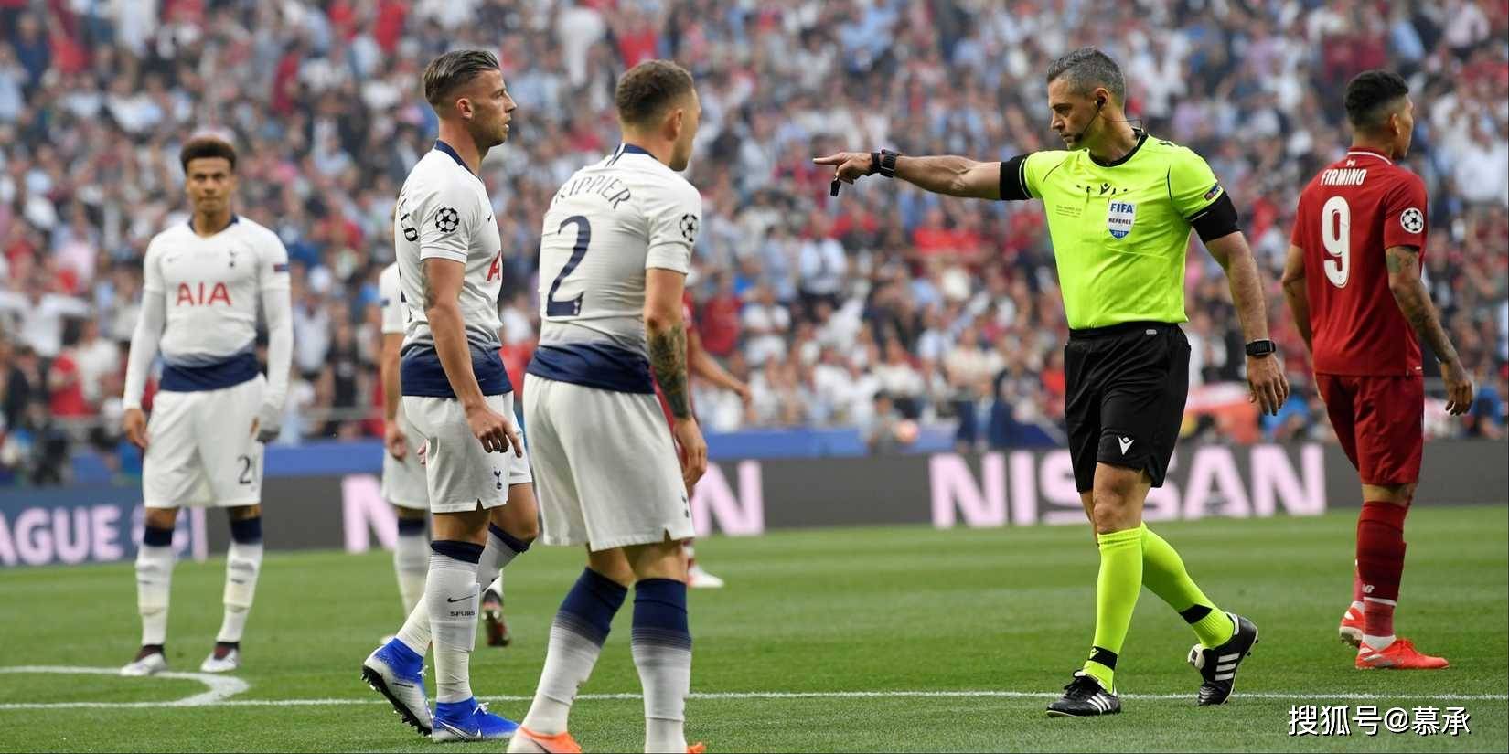 包含阿贾克斯与多特蒙德大战引发关注的词条