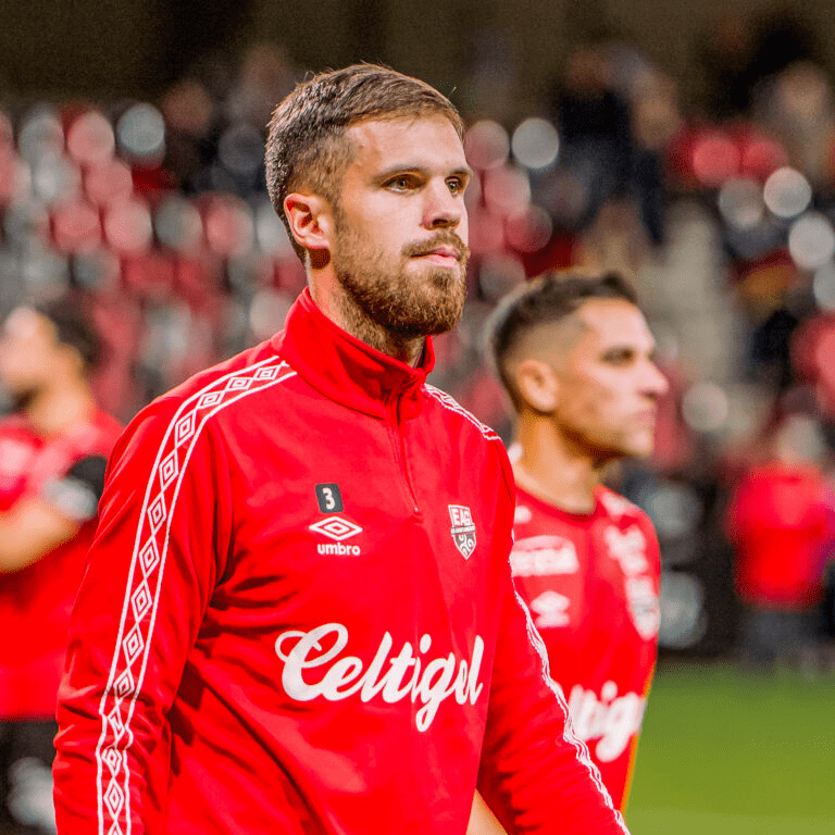 九游直播-甘冈赢得比赛，保持不败纪录