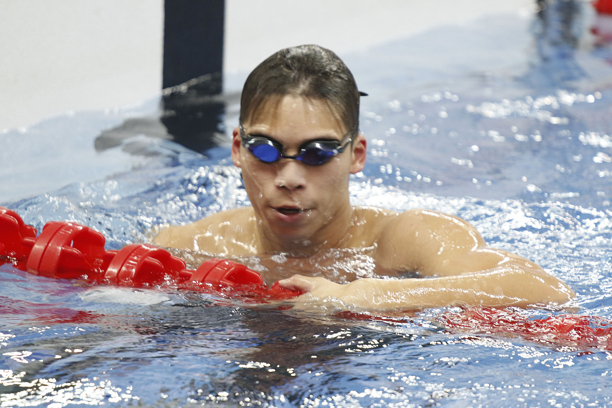俄罗斯选手夺得男子游泳金牌