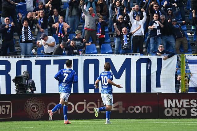 包含赫塔菲客场惨败，降级区逼近！的词条