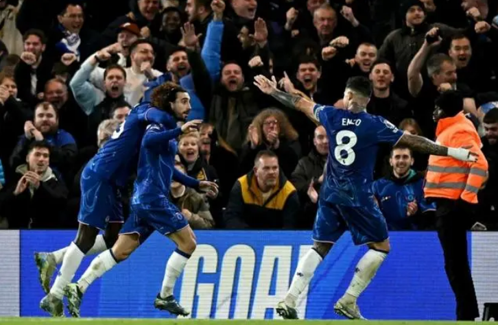 榜首对决曼城主场-逆转切尔西马雷斯助攻翻盘 榜首对决曼城主场-逆转切尔西马雷斯助攻翻盘